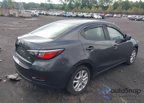 2017 Toyota Yaris Ia из США, поврежденный, VIN 3MYDLBYV0HY152223